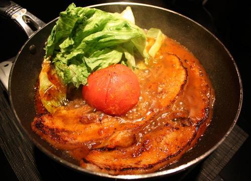 隠れた名店揃いの古くて新しい街、北24条エリアにて2010年5月にオープン致しました“居酒屋 乃六蔵（のむくら）”と申します！