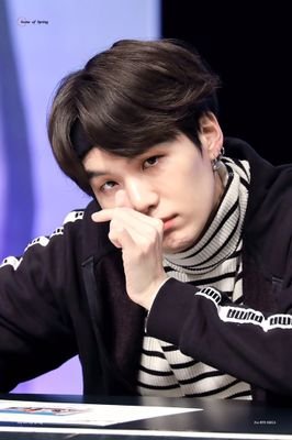 Mình chỉ thích nghe nhạc thôi ngoài ra không gì cả mình thì thích nghe nhạc của BTS và EXO  WANNA ONE  người mà tớ thích là  DANIeL và SUGA và LAY