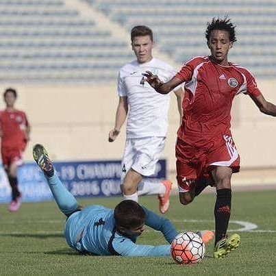 لاعب كرة قدم بالمنتخب اليمني