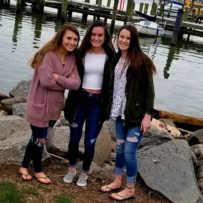 Mom to 3 chix. One College MOREHEAD Junior cheer chick on MSU ALL GIRL***one Sophomore chick in COMMUNITY COLLEGE ,one Junior in HS & one amazehubs♥️♥️♥️♥️