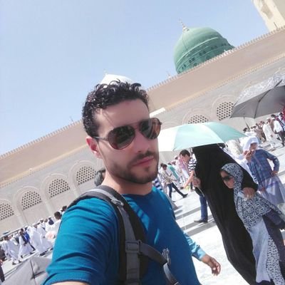 ‏من لا يحب صعود الجبال،يعيش أبد الذهر بين الحفر      فعجت بقلبي دماء الشباب،وفجت بصدري رياح أخري