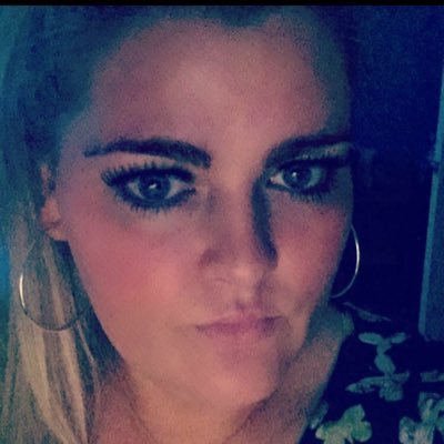 Just a girl from Liverpool England 🇬🇧🇬🇧 Evertonian - you don't need to know anything else ⭐️
