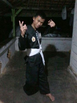 buhori1922's profile picture. 