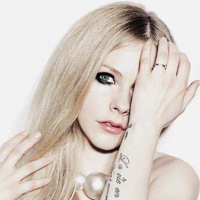 Love and promote @AvrilLavigne,purchase Fly here: http://t.co/0DmpRL6p52 Believe in yourself ALWAYS and NEVER give up. Avril RTed me 06.22.15