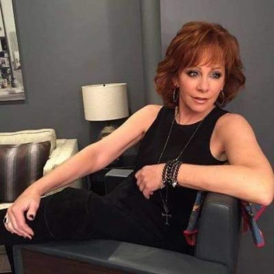 Fan account is all things @reba and country / I Luv Reba /Seen her 8/25/13 and she tweeted me 01/2015 #UntilTheyDontLoveYou, # Respect fan accounts, #Tweeba