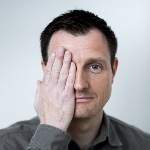 Far, fodboldnørd og geek. Fortaler for et tilgængeligt, åbent og mangfoldigt internet. Vært på @aegteroedt