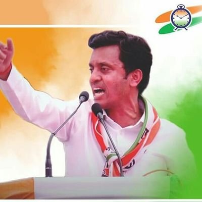 Aamhi_Gevraikar's profile picture. i m from gevrai..enough of Description..