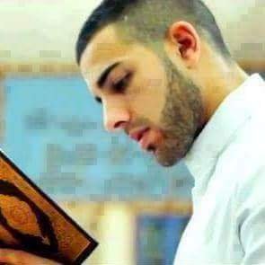 شخص شاعري...رفيع الذوق... استشعر الكلمات بعمق.... اغرد بما يروق لي ❤