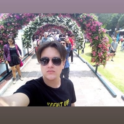 AlekaLora_99's profile picture. Mi narrativa versa sobre.. libertad, ser amigo de los amigos, respeto la vida y admiro a los animales! ☮ Instragram: @alelora899 🇲🇽