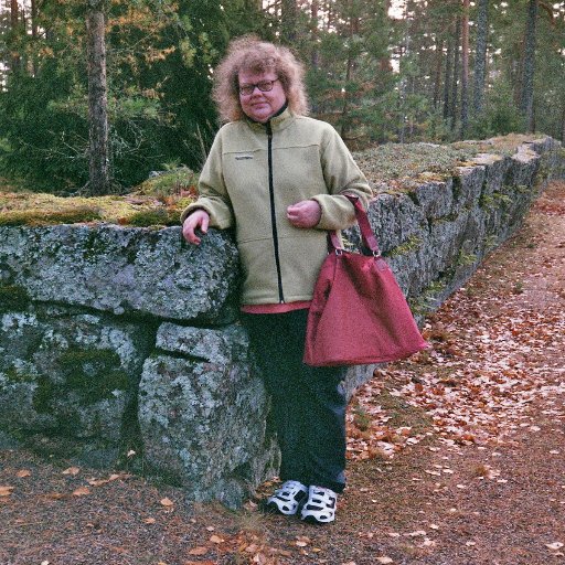 SariLampinen3's profile picture. Asun Kouvolassa ja pidän tavanomaisesta mutta etsin myös uusia asioita ja mukavia kokemuksia kuten ulkoilu, käsityöt ja kirjat.