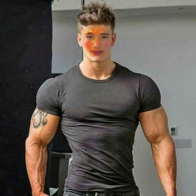 Bashek10's profile picture. Who smiles to me😂