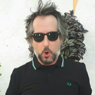ColectivoCM2's profile picture. Arquitecto en la reserva. Artista sin licencia, titiritero y diamante bruto con algo de educación. Mardonista hasta la médula.