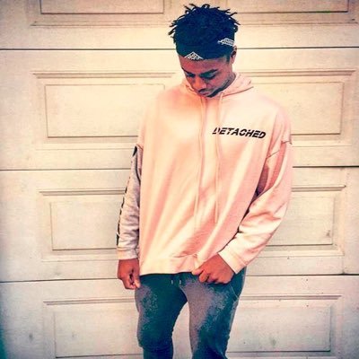 https://t.co/DY9EzY5dys Rapping comes easyy, hmu on soundcloud