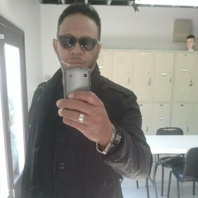 Husband to Beegee, father of 5, grandfather of 10, self taught cook, barber, entrepreneur, #resistance, #FBR, #antitrump, #problack, #conscious and #woke !!!!
