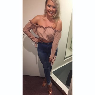 laurabeasulley's profile picture. 