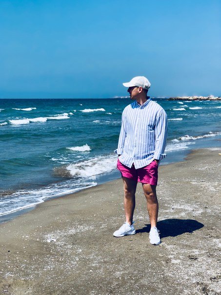 juliobrown_96's profile picture. Like to watch superheroes and #DC, 90's comedies :) Specialized in digital marketing and new growth marketing tools🤠