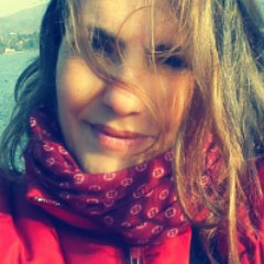 Giornalista, autrice, graphic designer ✒️ Ricercatrice di bellezza quotidiana 🌸 Tutti i miei libri sono su Amazon 📙 Ti aspetto sul mio blog 👇Link qui sotto