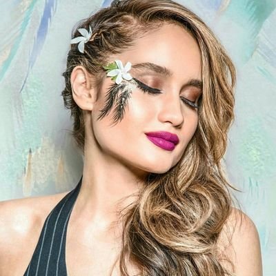 This fans club of @xcintakiehlx :) Always support cinta , thill the END!!♥ || AnnivThisTwitter : 20 march 2011 by @KhaeriyahAF | Please click follow this button