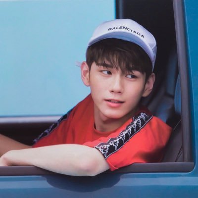 wannab1111's profile picture. #wannaone #หลินฮุน #เนียลอง #มินฮยอนบิน