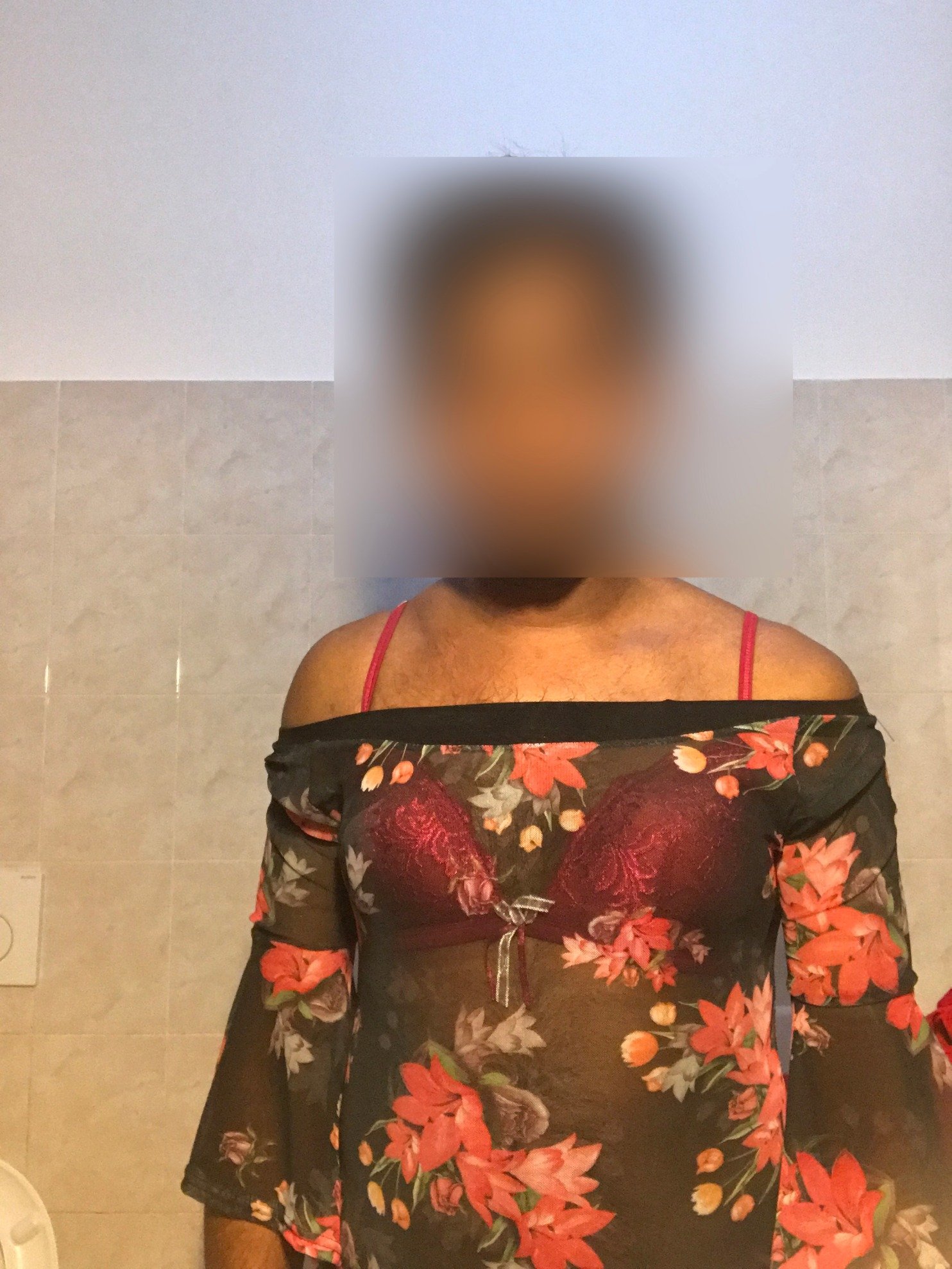 ciao io 29 anni sissy ,trav crossdresser... mi piace tanti usati vestiti di donna,,

mi piace bisex, gay trans trav e crossdressers