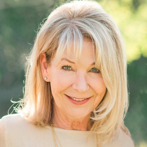 Full-time #Austin #REALTOR 🏡representing home buyers & sellers. High energy, great ethics. 6th generation Texan. 1 of 13 children.