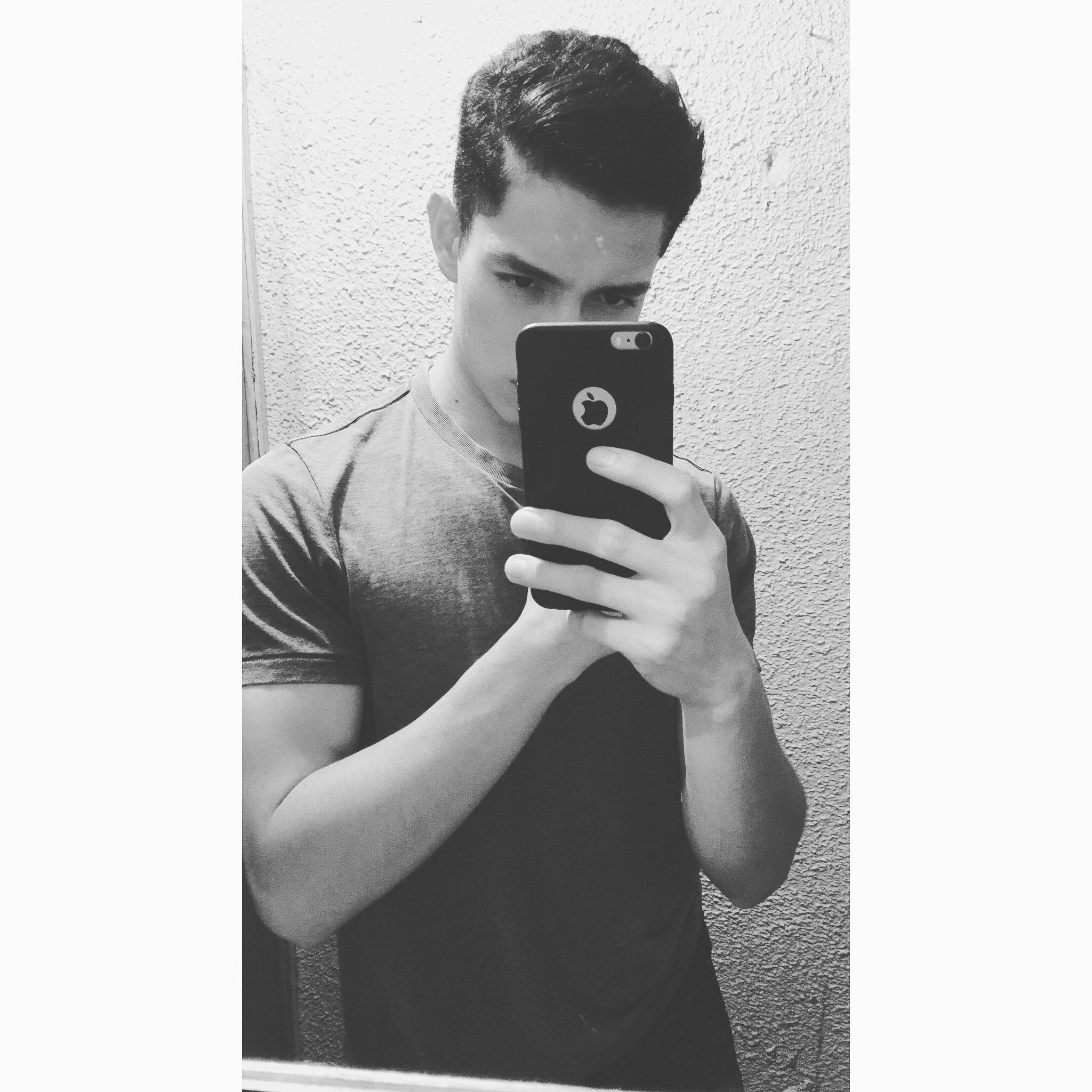Football,                              Instagram: dantruiz_