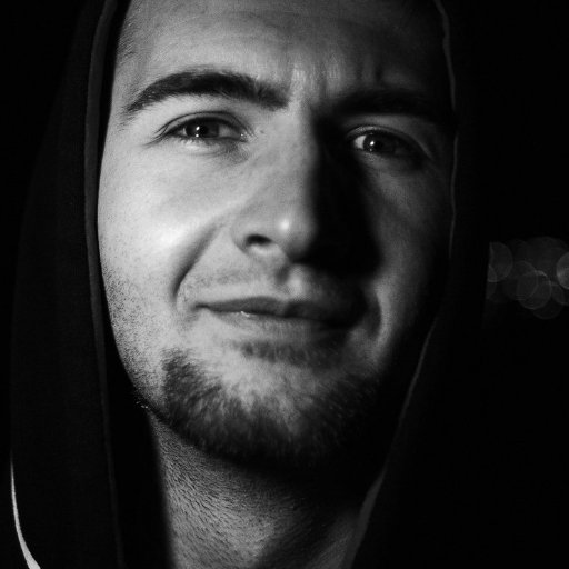 michaeldilla_95's profile picture. #Digital #Entrepreneur, #blockchain expert. Former #Android developer. Love #dogs, doc. movies and books.