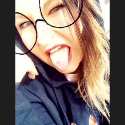 MamieLaSauvage's profile picture. Les faibles sont pitence , les forts s emplissent la pense ..