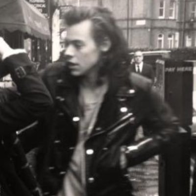 hadidfthes's profile picture. when the smoke is in your eyes, you look so alive