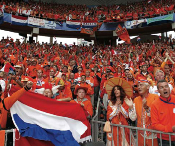 Oranjegekte, een bekende Nederlands fenomeen; hier vind je alles over de Oranjegekte in ons Nederland tijdens het WK in Zuid Afrika!