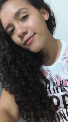 ♡ Serumaninha que nem é nobre .
Mais o Rei chama de filha 👐