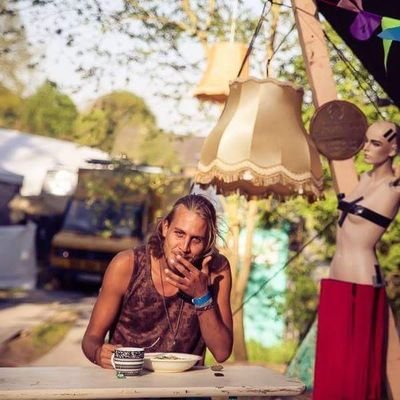 JohnnyHolidayz's profile picture. Build, vibe, regenerate. 🌱