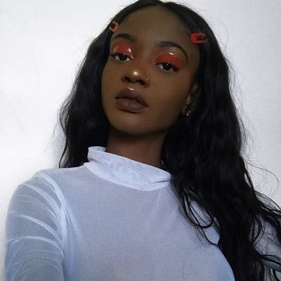 kimbrownrblx's profile picture. M E L A N I N 🇳🇬 | 19 | Model ✨| FENTY BEAUTY |