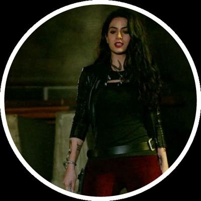 ❝There's nothing a Shadowhunter can't do in heels.❞ #Shadowhunters