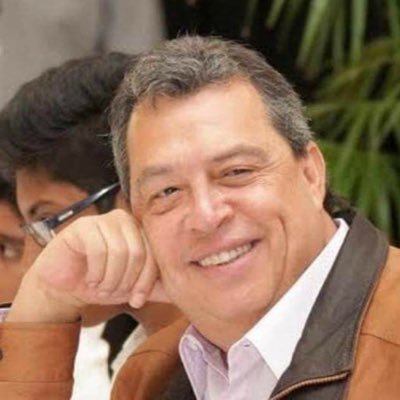 Orgullosamente originario de Ometepec, ex-gobernador de Guerrero y un entusiasta de la cultura mexicana. ¡Que viva la Costa Chica!
