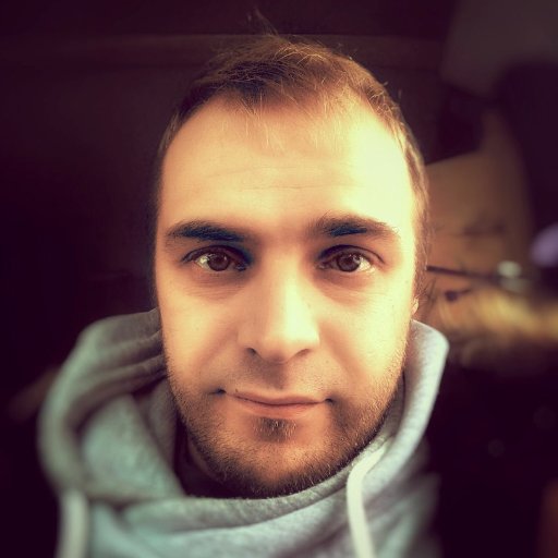 jasonflorens_95's profile picture. Crazy manager with strong belief in #AI. Greatly #inspired by @elonmusk. Also books and music lover😇