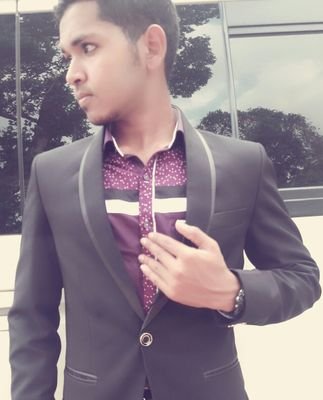 UmrAyshh's profile picture. Studying