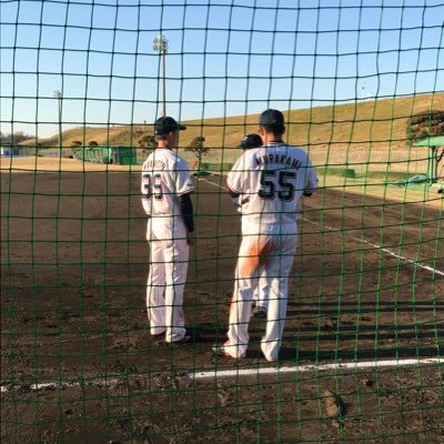 プロ野球好きヤクルトファン👀好きな選手は#1#3#23#42#47#55！！クルーユニは坂口42ホームユニ山田1神宮球場と戸田球場によく行きます👍野球以外も呟いてます。2018神宮1勝2敗。戸田3勝2敗👀特にヤクルトファンの方仲良くしてください🙏お笑いはロバート千鳥が好き！！