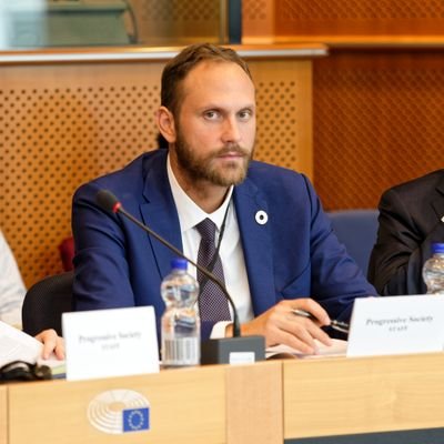 Political Advisor in Renew Europe - European Parliament - tweets are personal views