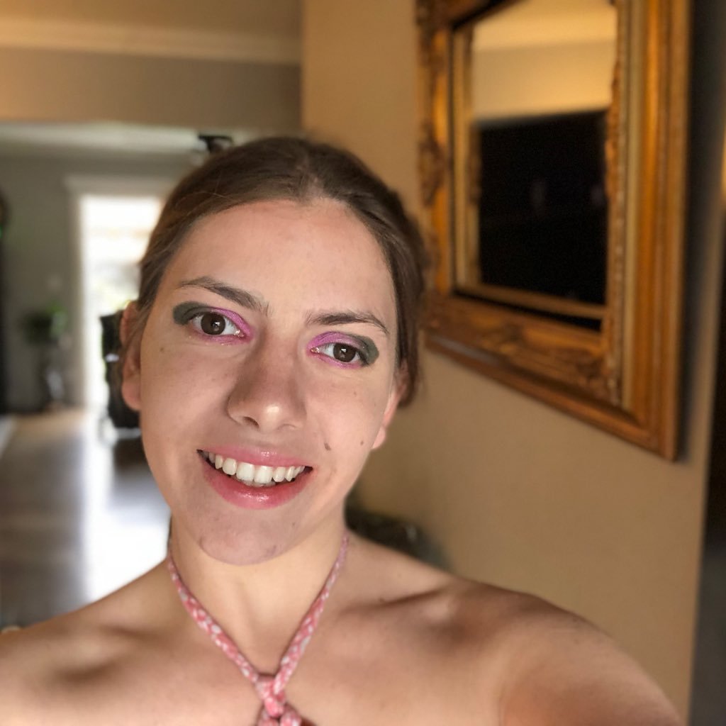 clariceirene27's profile picture. ive been watching si for 1 year 3 months and idk how many days but i love him so much @simonbritton_