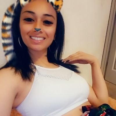 dat1norfchick's profile picture. 