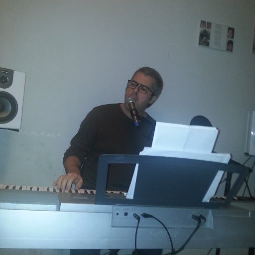 #Auteur #compositeur #amateur #interprete #Enchanteur de poèsies