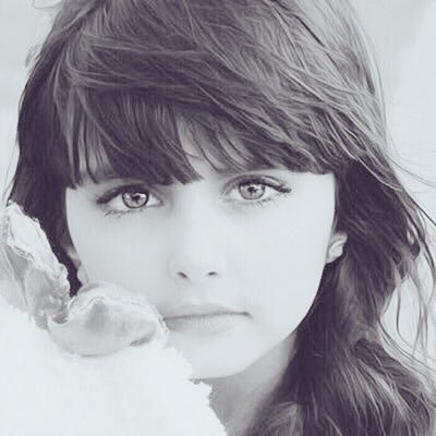 OmDeem25's profile picture. أنا قلبي لزيم الخير وألاقي في الوفا دنياي إذا أعطي أكون بخير تعيش البسمه بين شفاي