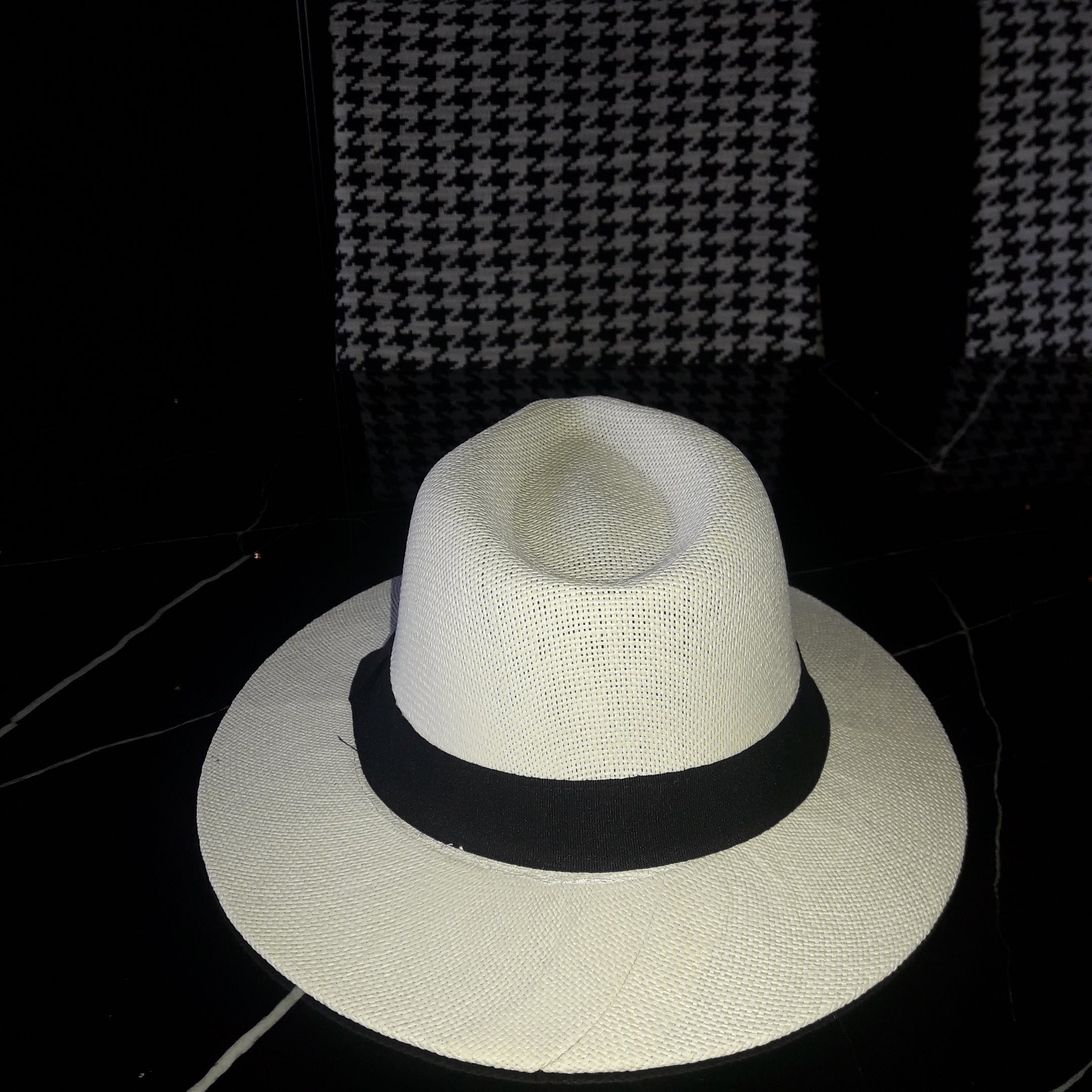 englishlesson10's profile picture. Have been teaching ESL for last 16 years and also a wine professional