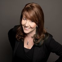 Julie Hyzy (@juliehyzy) 's Twitter Profile