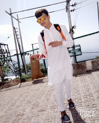 KmMh50455435's profile picture. My hêãřť íš ñøť ã ťøÿ pĺž ďøñť pľãy wíťh íť
              Lívêš íñ pãťĺãĺã
                     sîñgãĺ
.              Kãmãĺ mêhřã