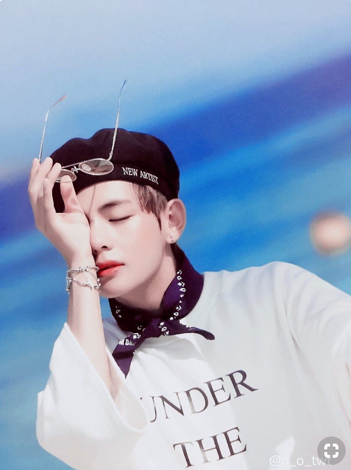 Phê cần nhưng chưa bao giờ hút, nghiện xem sẽ nhưng chưa bao H xem, điên,phê,nghiện BTS nhưng chưa bao H gặp