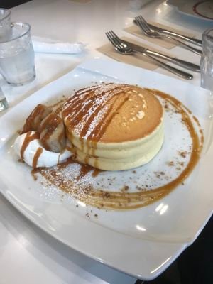 SweetsTottori's profile picture. 2018年再創設!!の出来立てほやほや鳥取スイーツ研究会です!✨ 食べることが大好きな仲間が集まった笑いの絶えないサークルです!😋 月に数回集まりスイーツを食べて、みんなでワイワイして、ゆる~くふんわり楽しく活動しています!💕 現在メンバー大募集中!😘 甘いもの好き&食意地に溢れる人材大歓迎！気軽にDMしてね❤