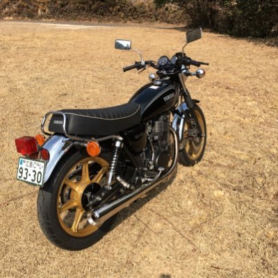 日本 広島 97年式ロードスターと06年式SR400に乗っています