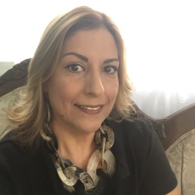 Maestra 👩🏫 de corazón 💓. Amante del café y de la lectura. Aferrada a mi terruño y al producto local. Rechazo la hipocresía, la mentira y las injusticias.